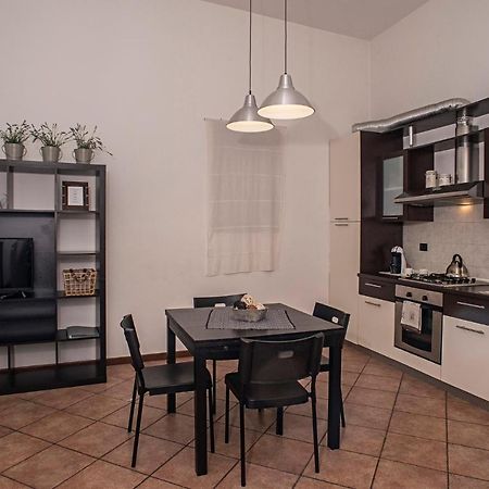 Appartement Cortile Del Forno Nel Centro Storico à Arona Extérieur photo