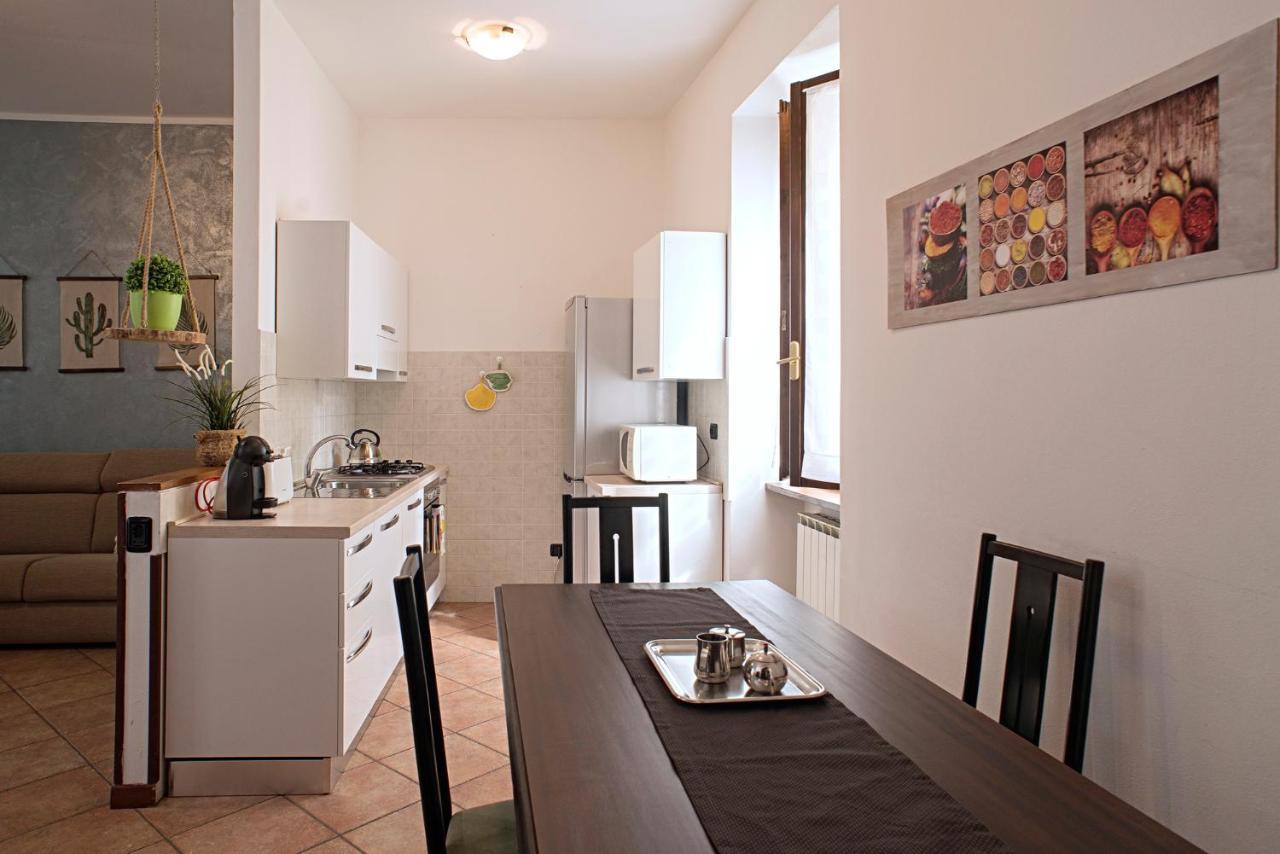Appartement Cortile Del Forno Nel Centro Storico à Arona Extérieur photo