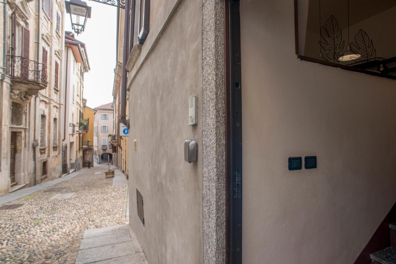 Appartement Cortile Del Forno Nel Centro Storico à Arona Extérieur photo
