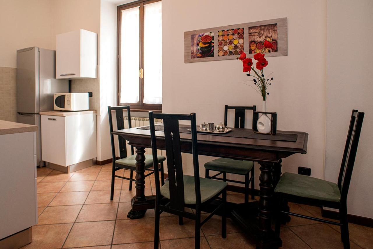 Appartement Cortile Del Forno Nel Centro Storico à Arona Extérieur photo
