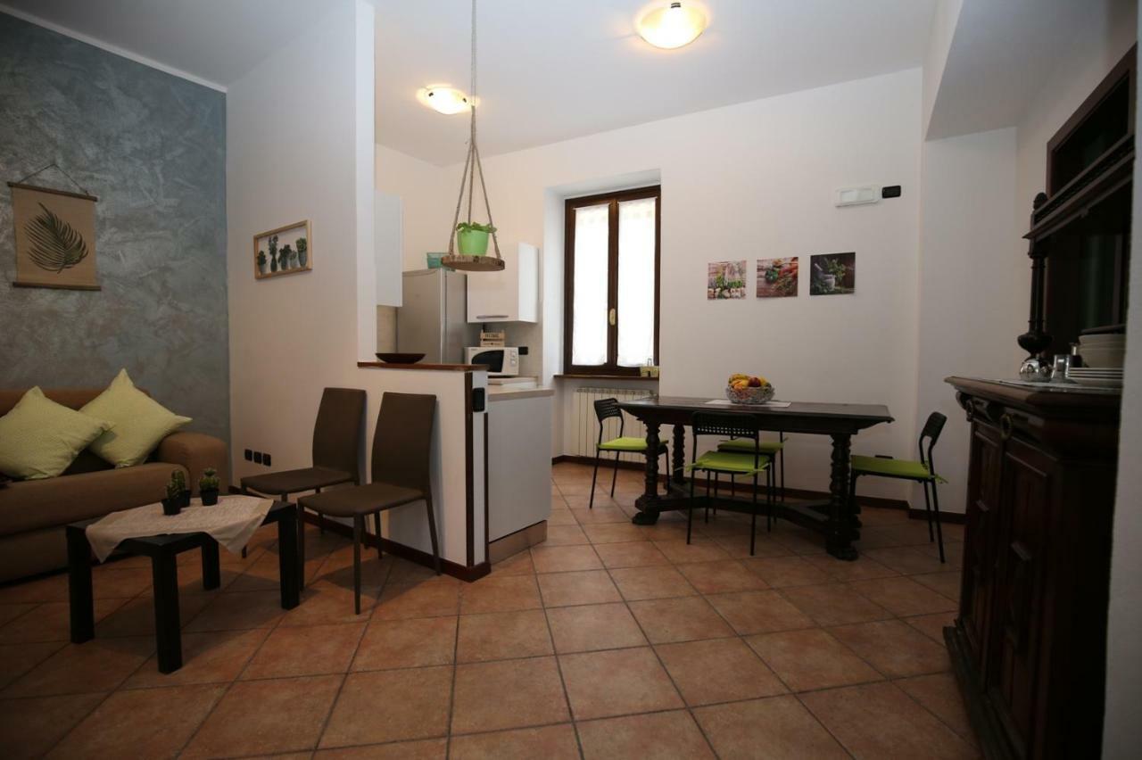 Appartement Cortile Del Forno Nel Centro Storico à Arona Extérieur photo