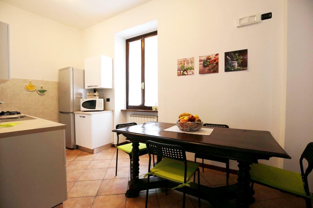Appartement Cortile Del Forno Nel Centro Storico à Arona Extérieur photo