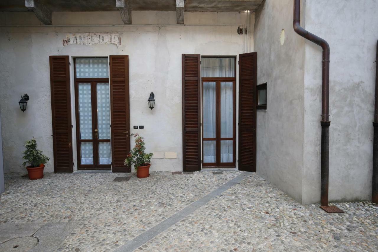 Appartement Cortile Del Forno Nel Centro Storico à Arona Extérieur photo