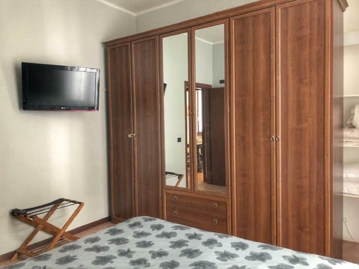 Appartement Cortile Del Forno Nel Centro Storico à Arona Extérieur photo