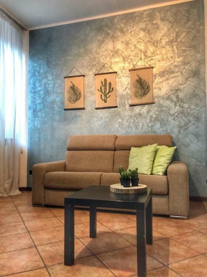 Appartement Cortile Del Forno Nel Centro Storico à Arona Extérieur photo