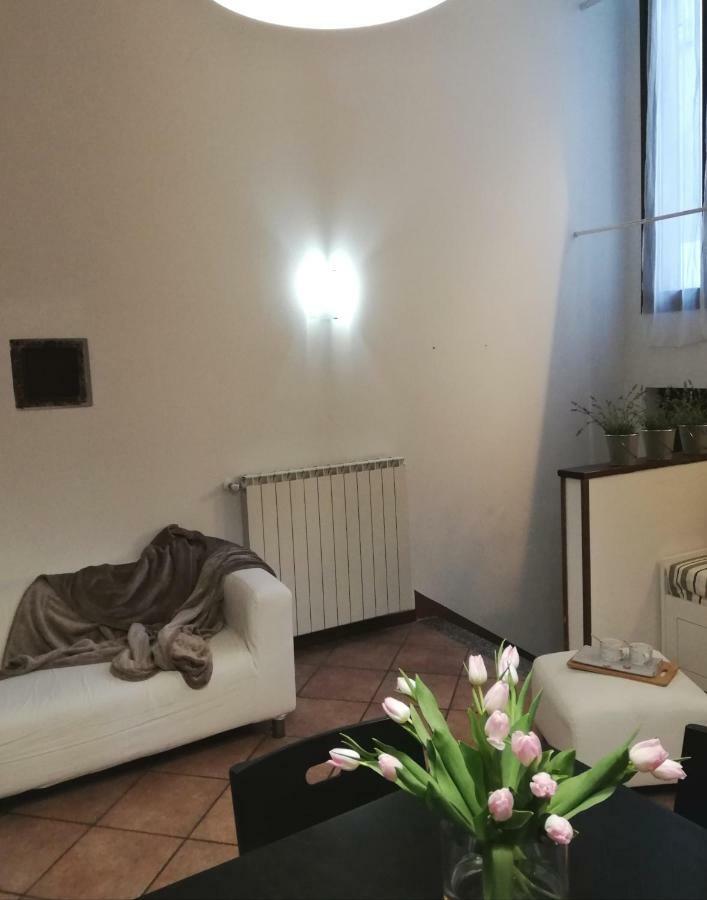 Appartement Cortile Del Forno Nel Centro Storico à Arona Extérieur photo
