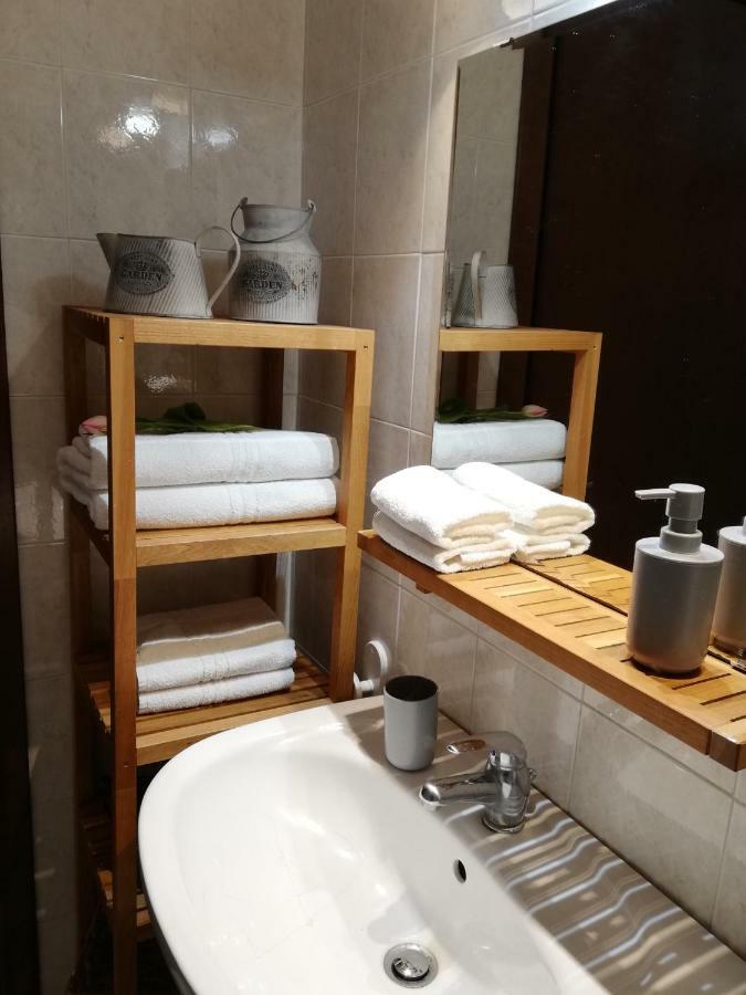 Appartement Cortile Del Forno Nel Centro Storico à Arona Extérieur photo