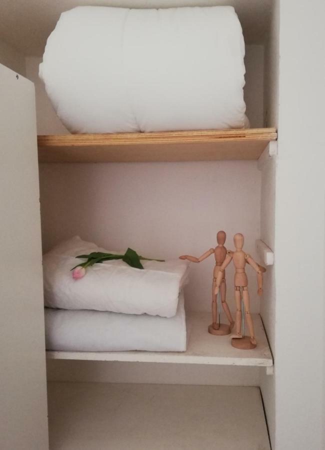 Appartement Cortile Del Forno Nel Centro Storico à Arona Extérieur photo