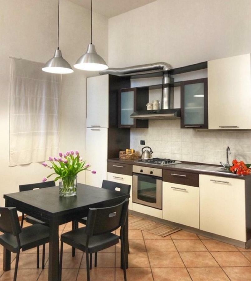 Appartement Cortile Del Forno Nel Centro Storico à Arona Extérieur photo