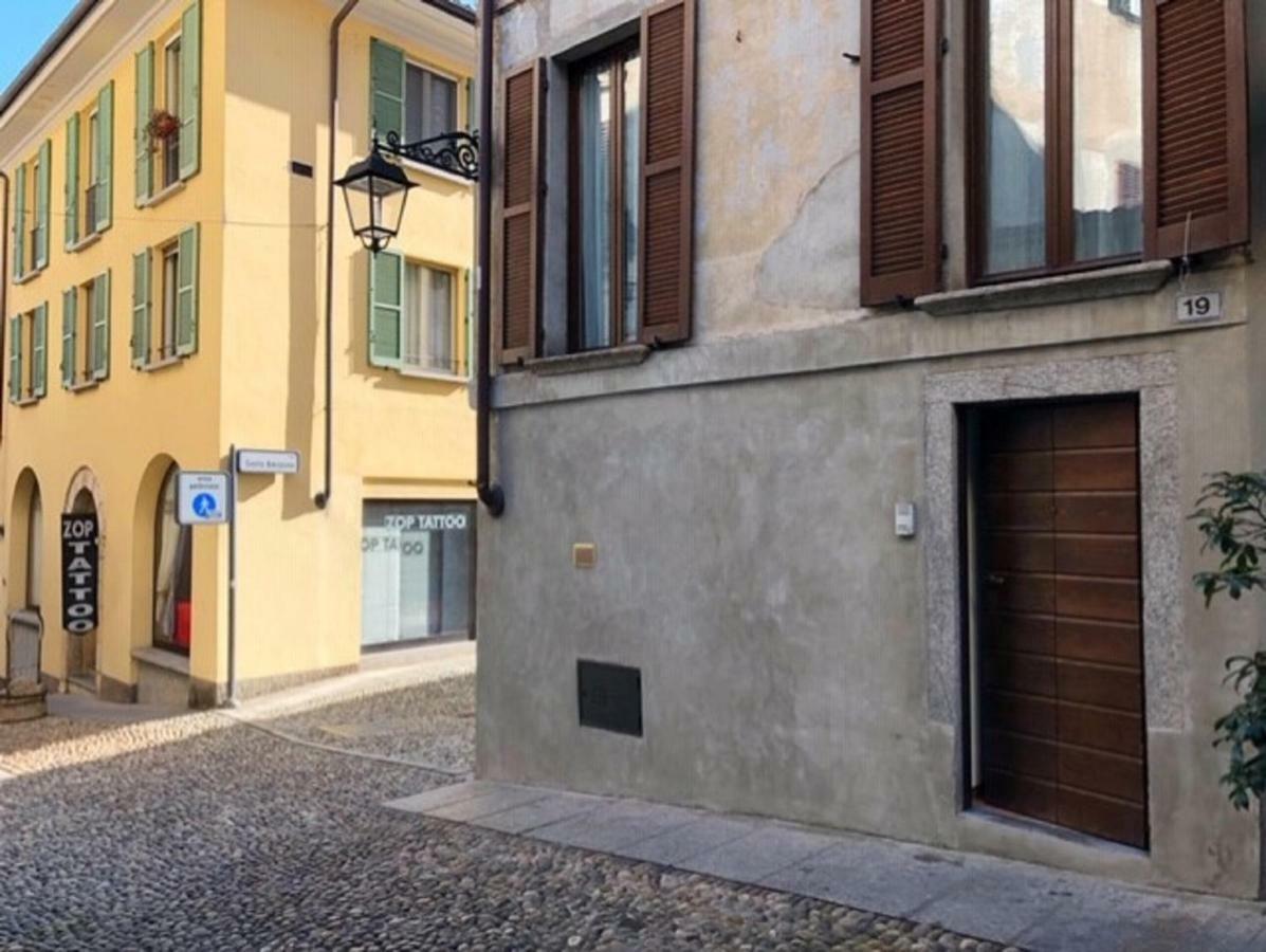 Appartement Cortile Del Forno Nel Centro Storico à Arona Extérieur photo